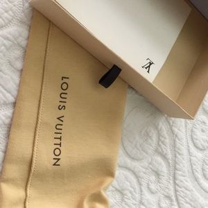 Louis V wallet box
